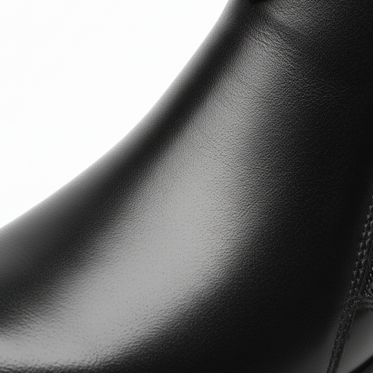 The Mantova Men’s Pointed Toe Vintage Leather Ankle Boots