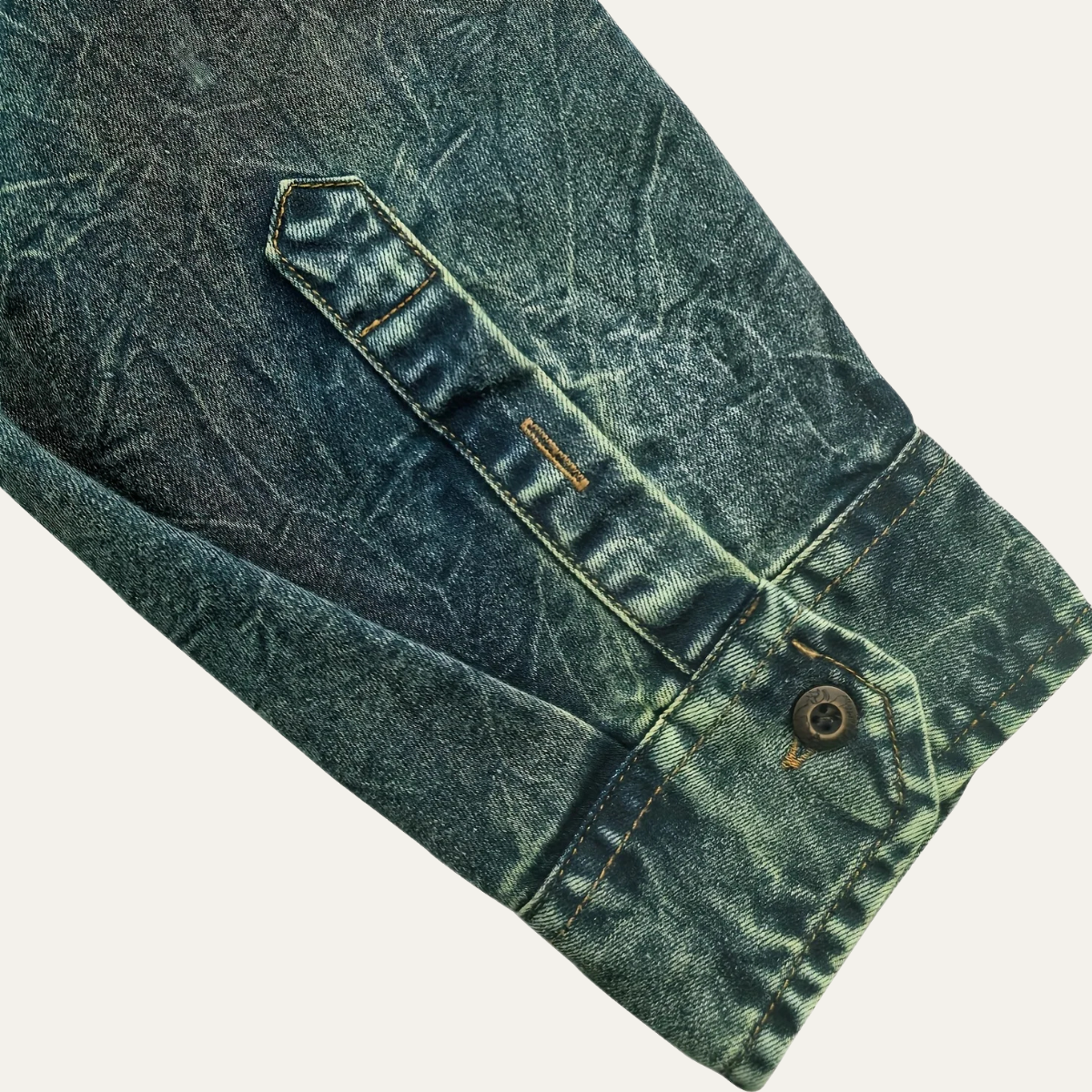 The Silverlark Men’s Button Up Vintage Denim Shirt Jacket with Dual Pockets