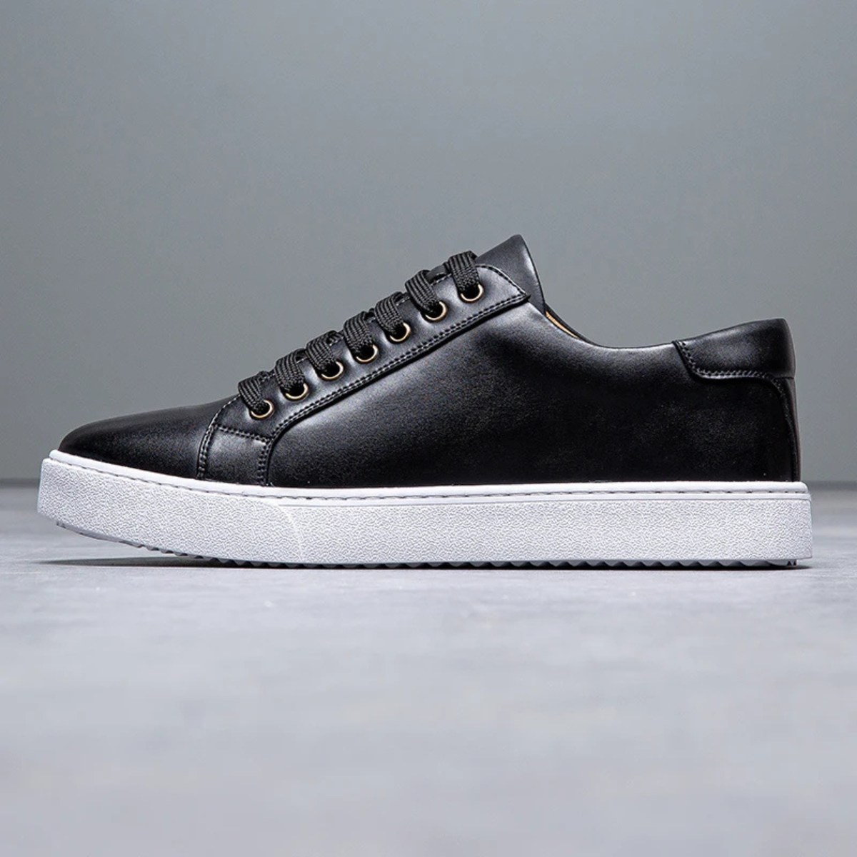 The Meadowlark Men’s Classic Low Top Casual Lace Up Shoes