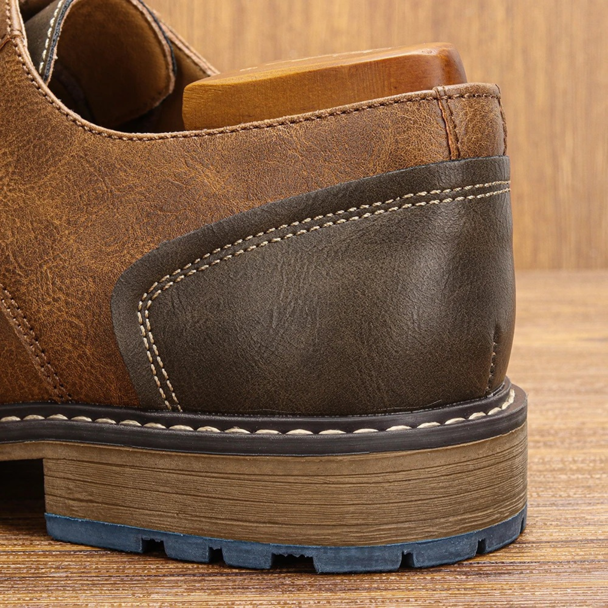 The Monferrato Men’s Retro Lace Up Leather Oxford Shoes