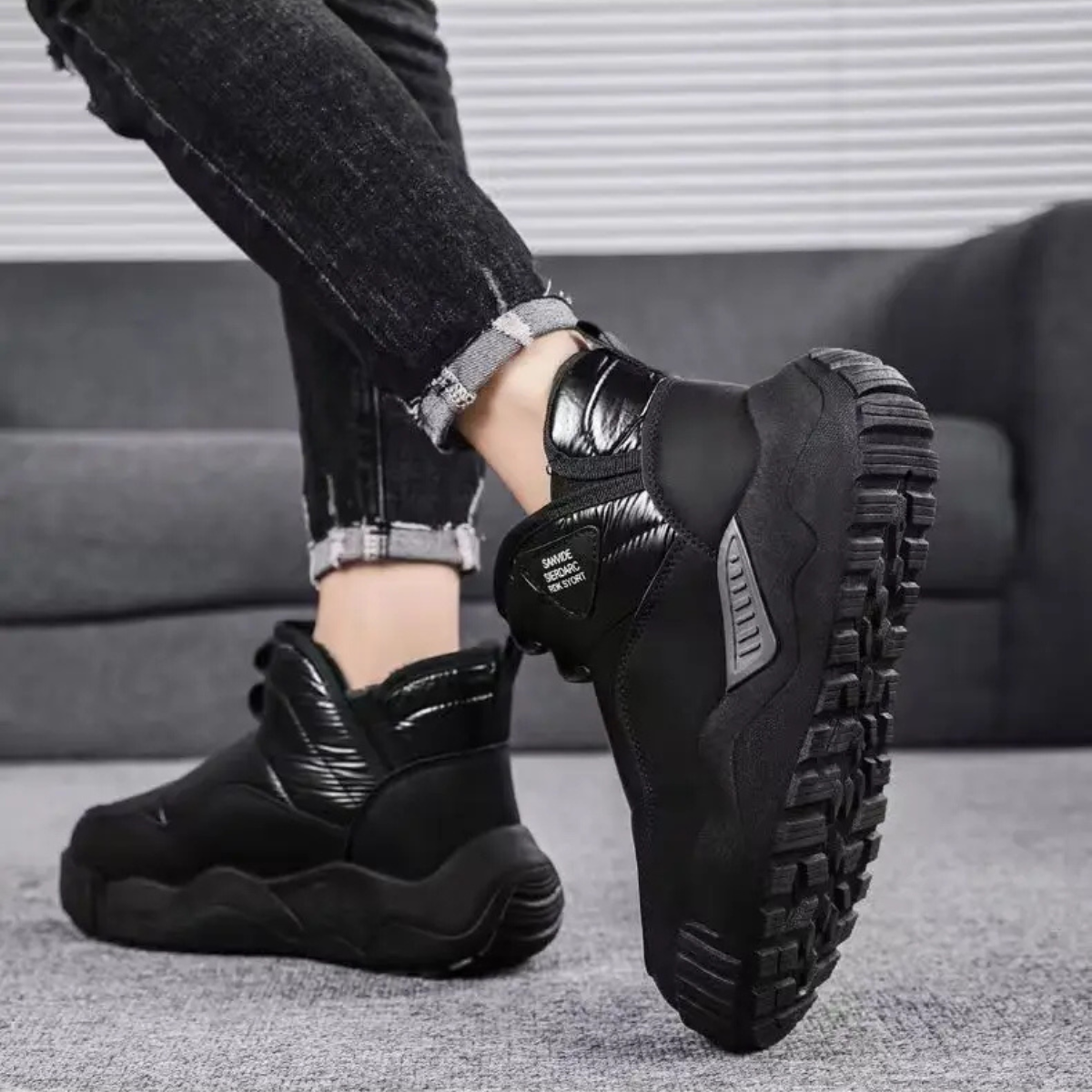 The Ironwood Hill Men’s Insulated Anti Slip Snow Boots