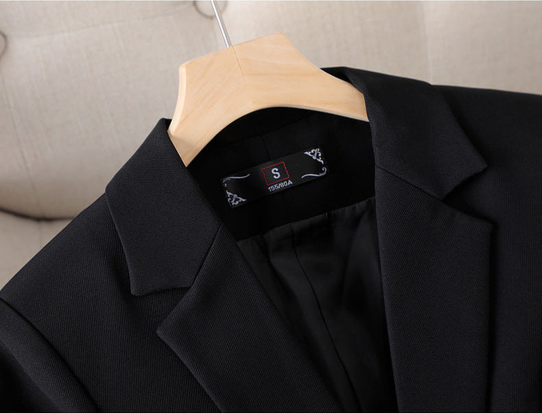 Women's Professional Blazer with Modern Cut
