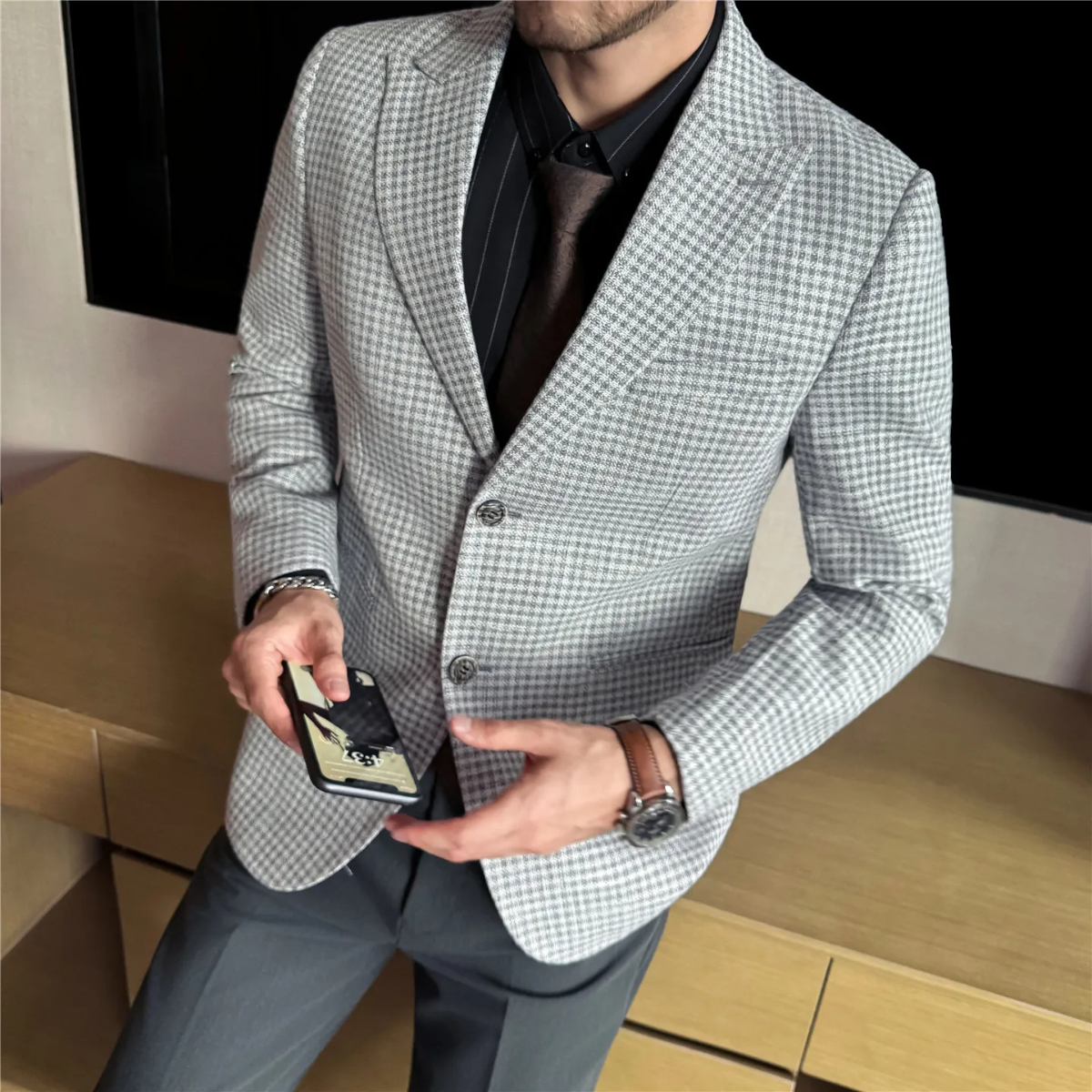 The Broadmoor Men’s Classic Vintage Checkered Wool Blazer