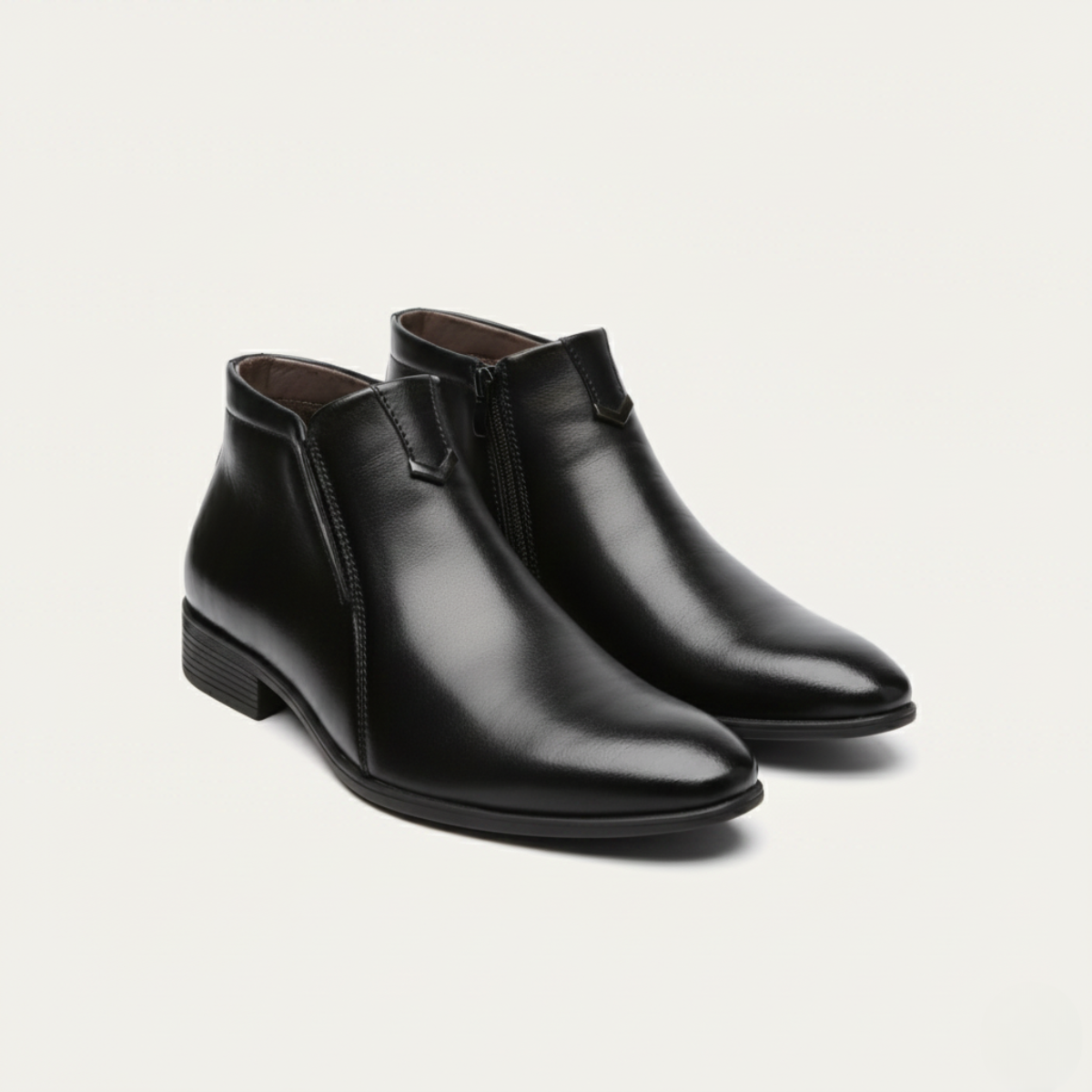 The Mantova Men’s Pointed Toe Vintage Leather Ankle Boots
