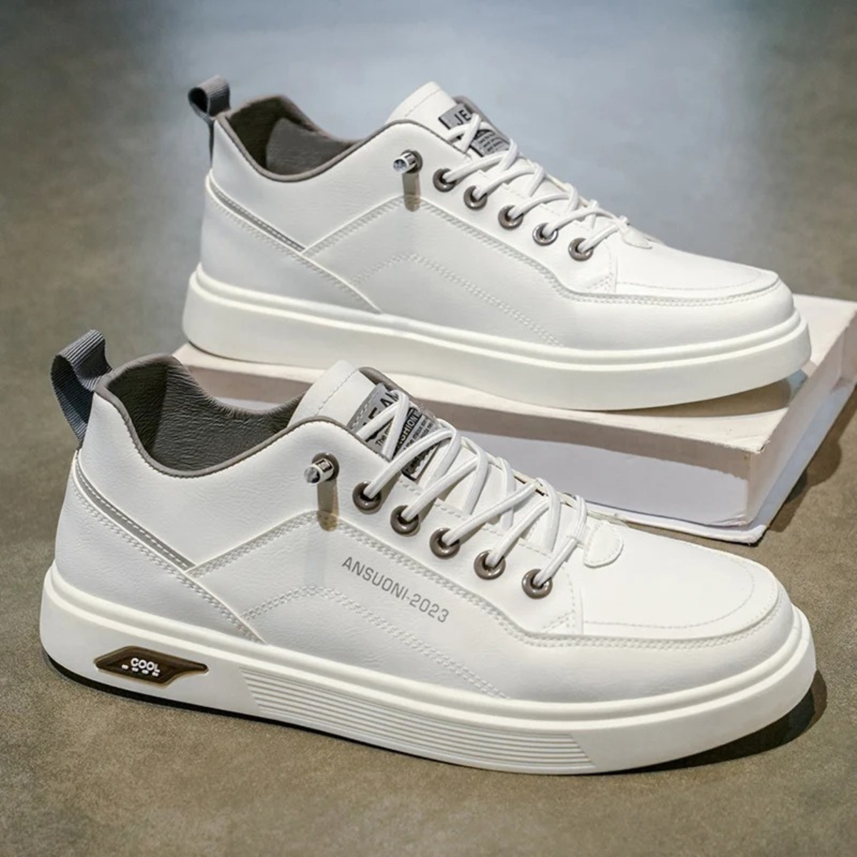 The Longview Men's Classic Lightweight Lace Up Sneakers