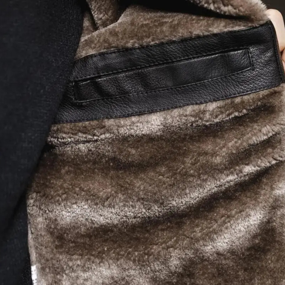 The Menton Men’s Winter Fleece Lined Leather Shearling Jacket