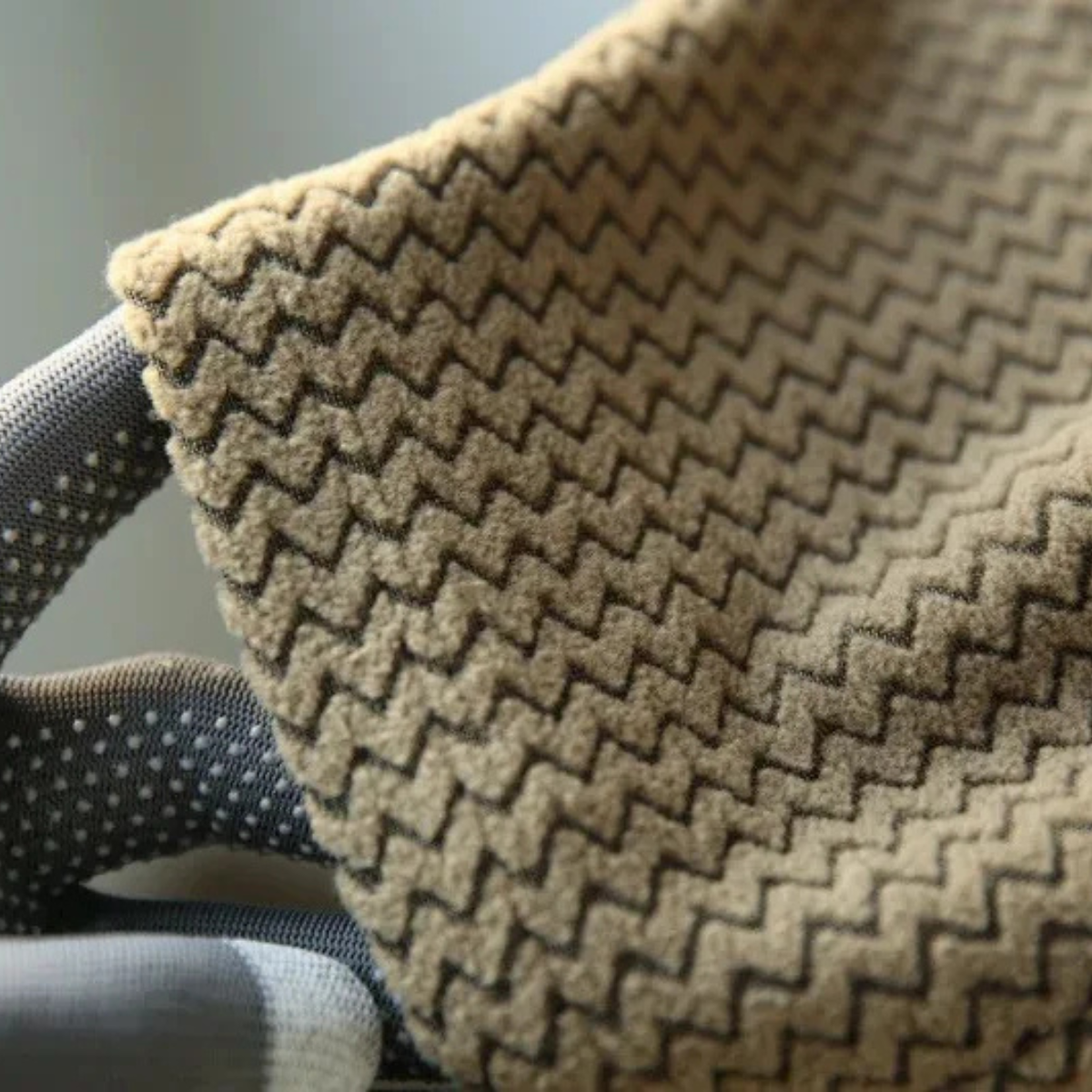 The Kingsport Men’s Thick Waffle Knit Fleece Half Zip Sweater