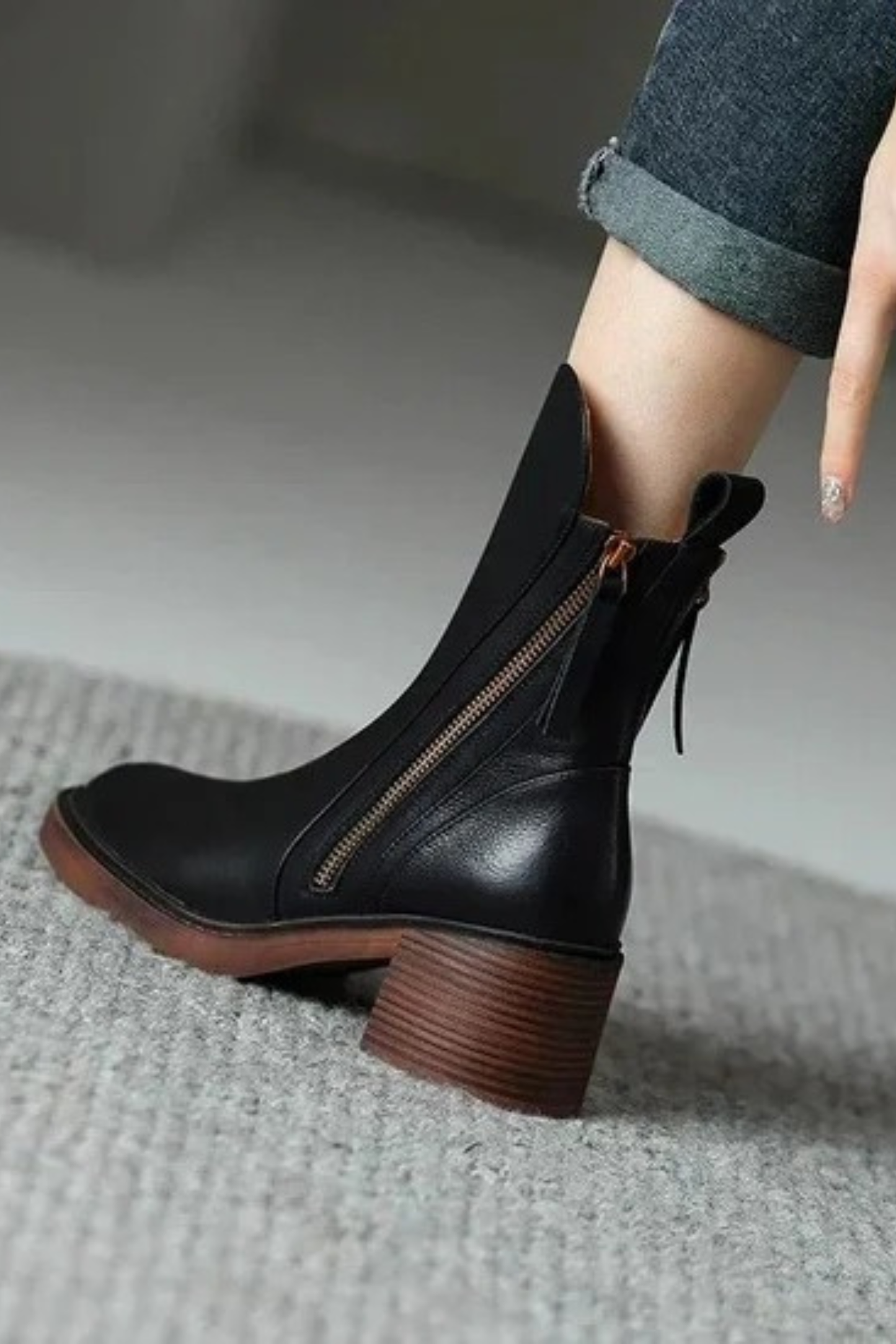 Women’s Ankle Boots – Side Zip Block Heel Booties