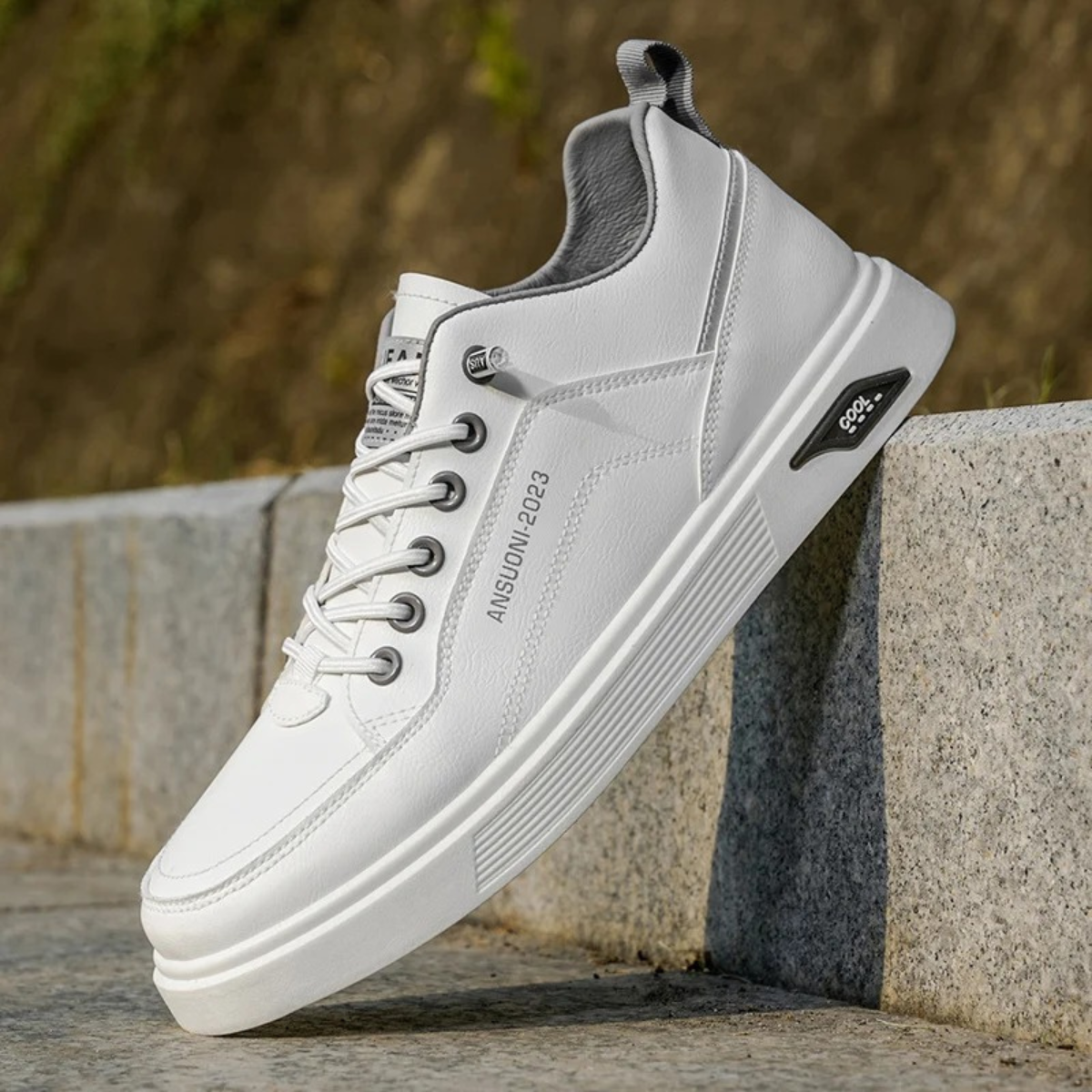 The Longview Men's Classic Lightweight Lace Up Sneakers