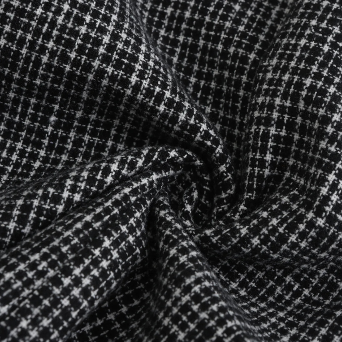 The Wellington Ridge Men’s Slim Fit Double Breasted Houndstooth Tweed Blazer