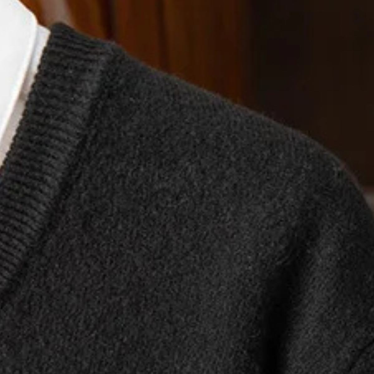 The Linfield Men's Soft Warm Knit Cashmere V Neck Sweater