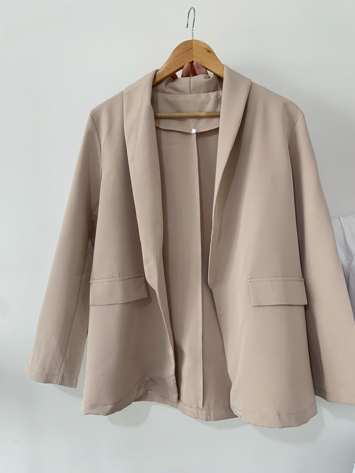Women's Unfastened Blazer for Easy Layering