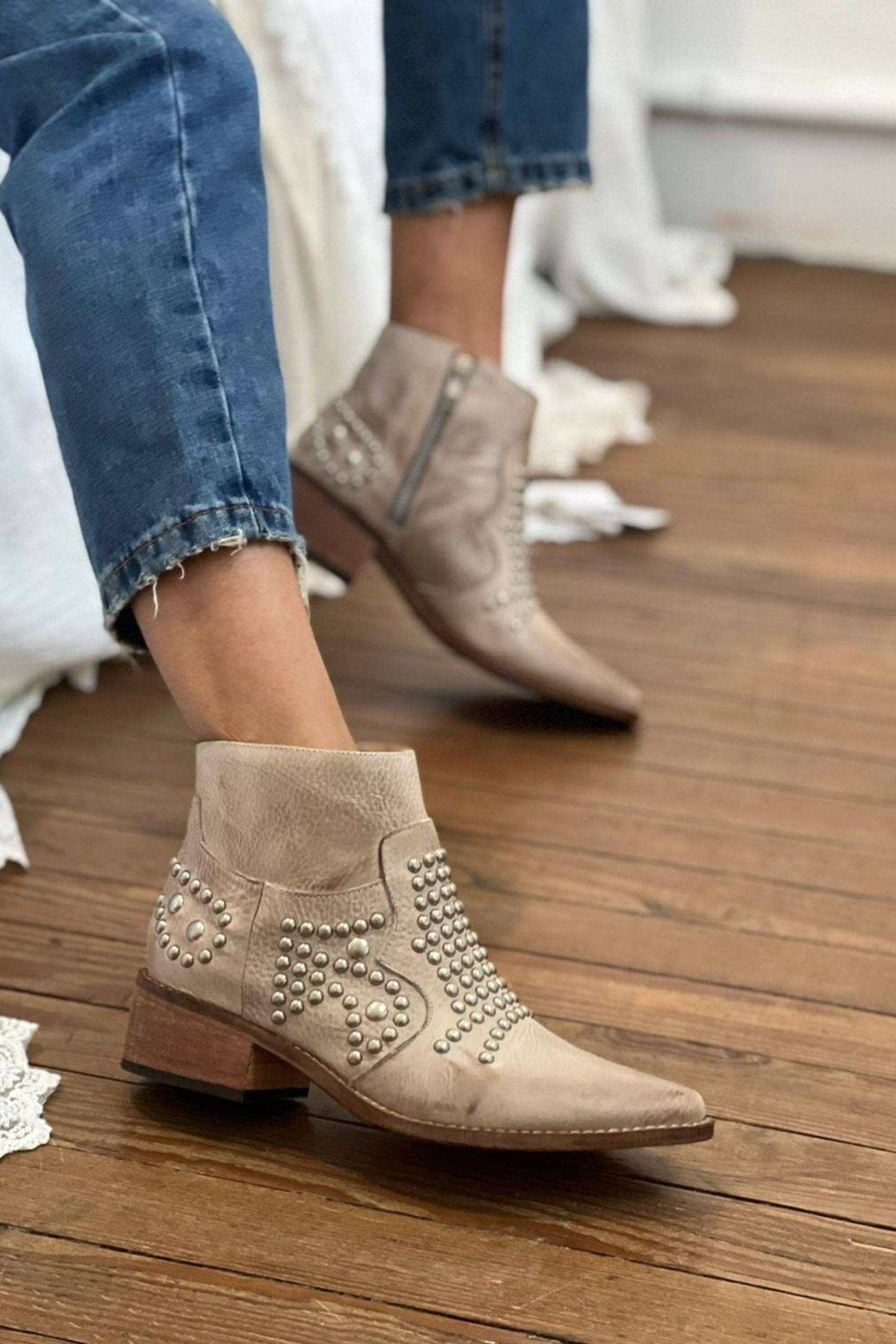 Women’s Western Suede Ankle Boots – Studded Pointed Toe Cowboy Booties