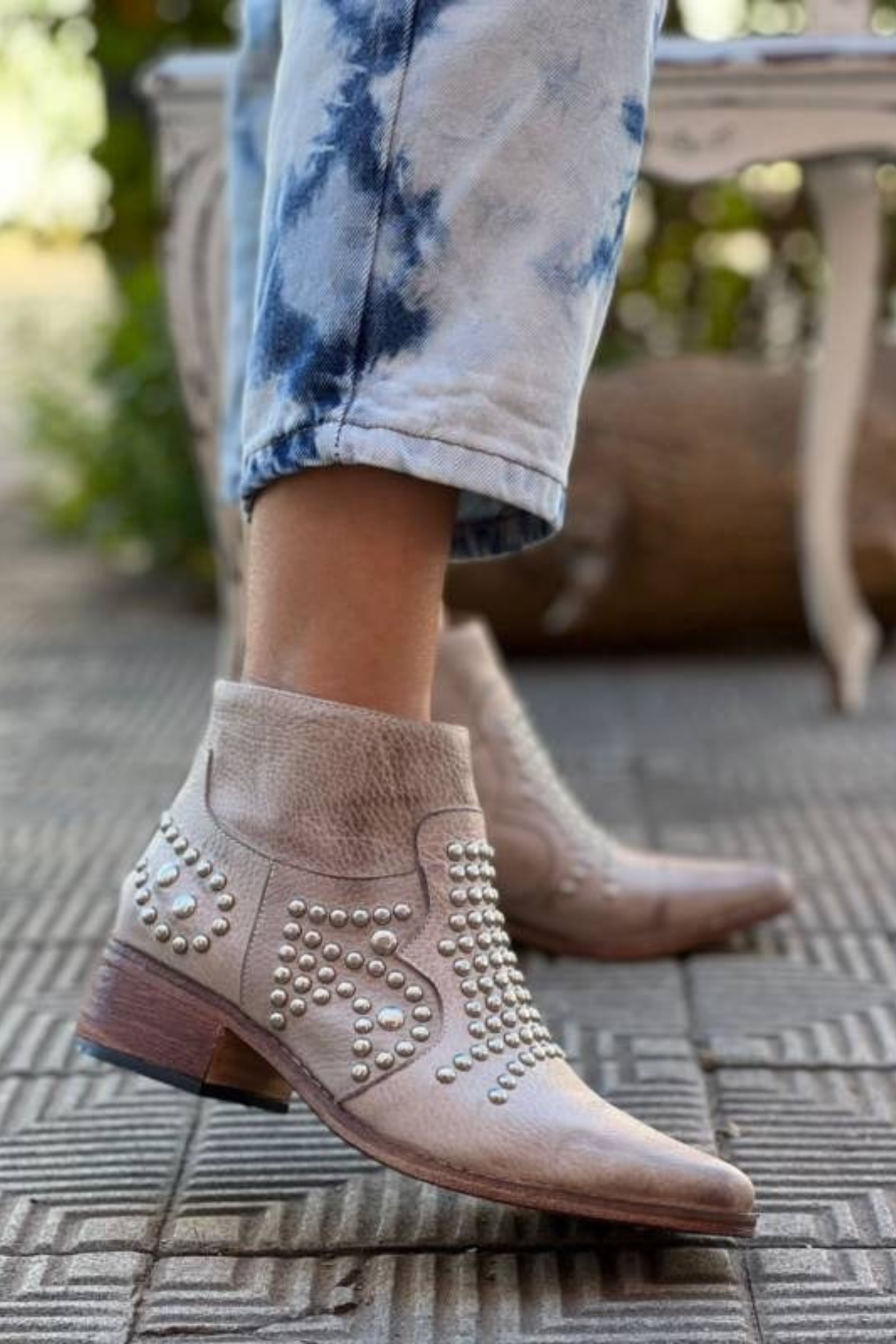 Women’s Western Suede Ankle Boots – Studded Pointed Toe Cowboy Booties