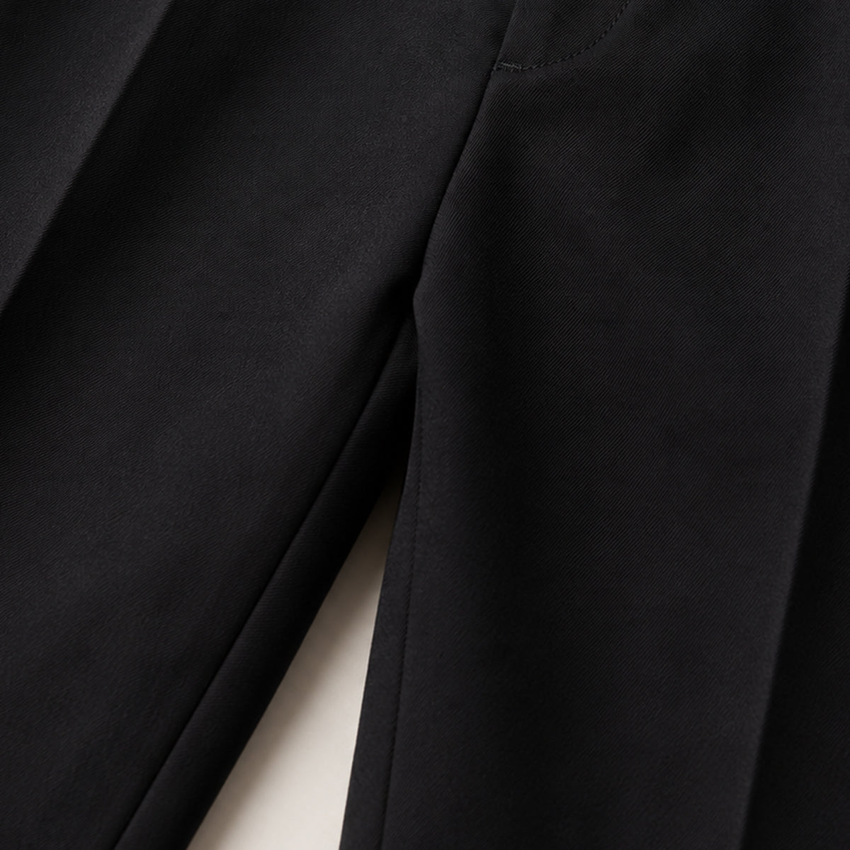 The Ridgebury Men’s Black Pleated Wide Leg Dress Pants